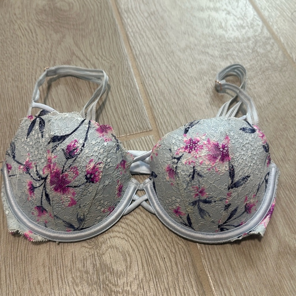 VS PINK bra